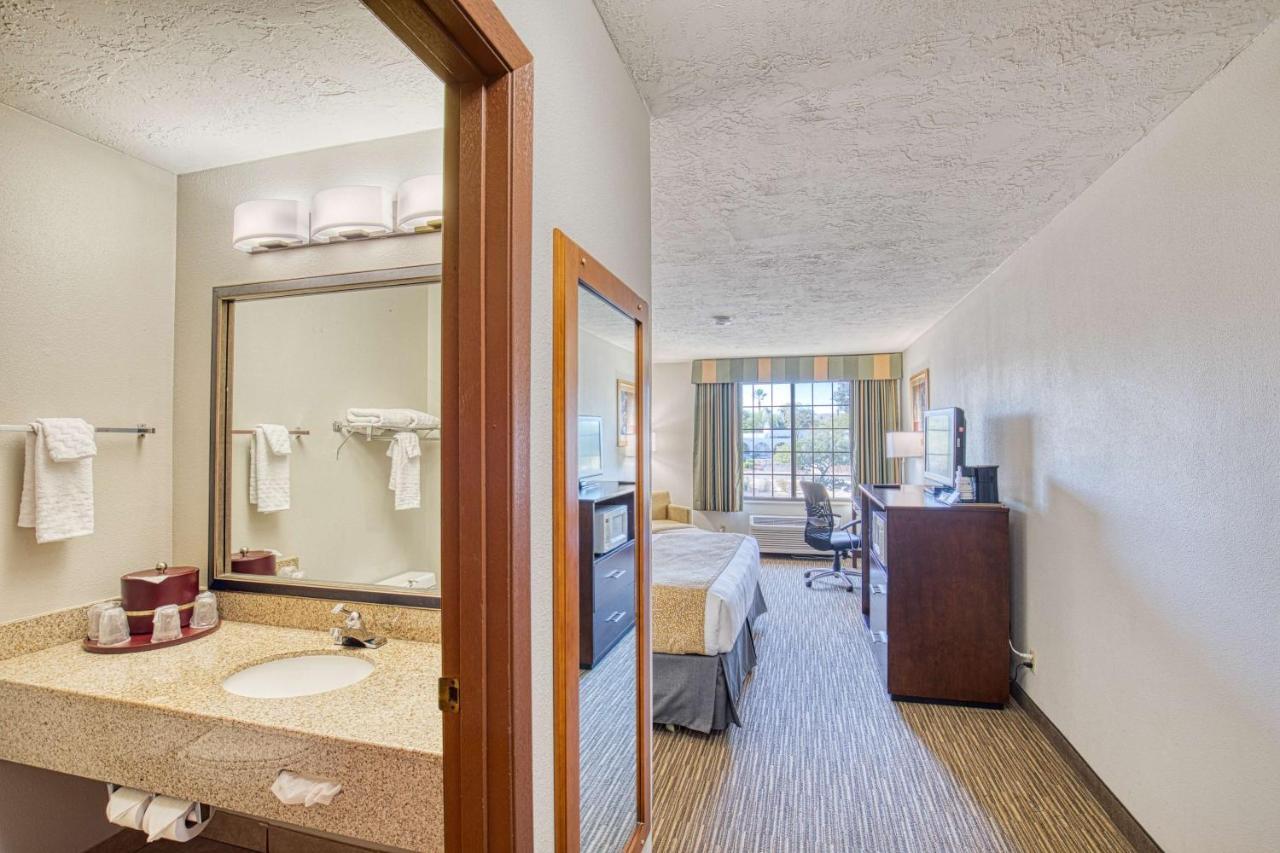 Best Western Green Valley Inn Εξωτερικό φωτογραφία